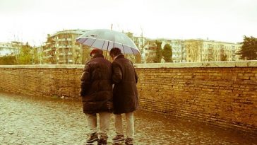 umirovljenici stari ljudi penzioneri