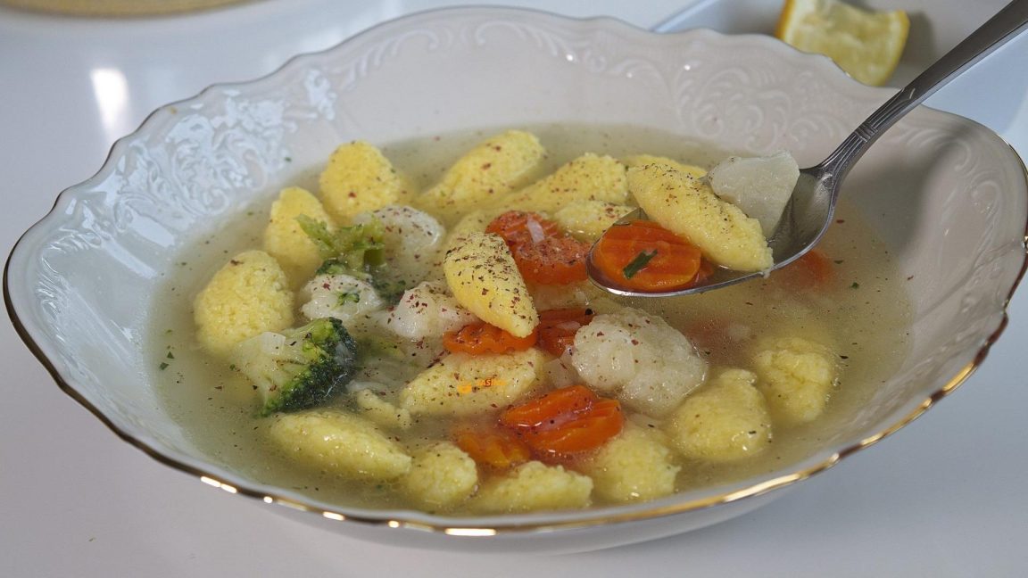 VideoRecept: GRIZ NOKLICE I POVRTNA JUHA GRIZ NOKLICE I POVRTNA JUHA RECEPT