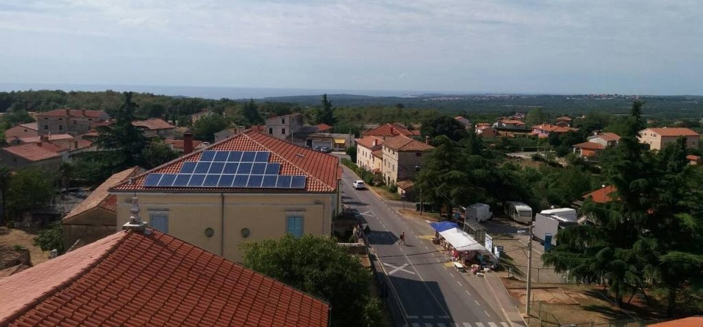 Foto Grad Poreč solarni paneli ekologija zeleni projekt