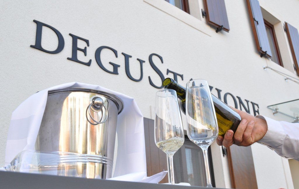 U TARU PETKOM: Druženje uz vinske probe u Kući tradicijske gastronomije DeguStazione U TARU PETKOM: Druženje uz vinske probe u Kući tradicijske gastronomije DeguStazione