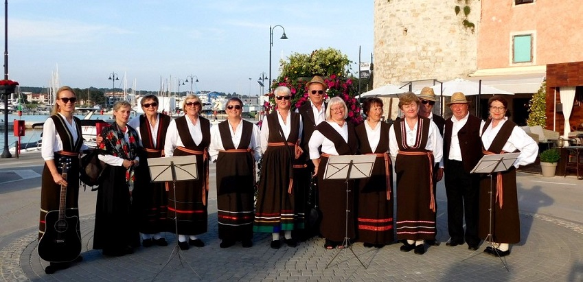 Moj bivši se počeo družiti s bivšom