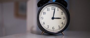 sat pixabay kazaljke zimsko ljetno računanje vremena