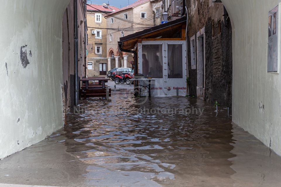 ISTRAMET: Istra dobro prošla, potop u Zagrebu
