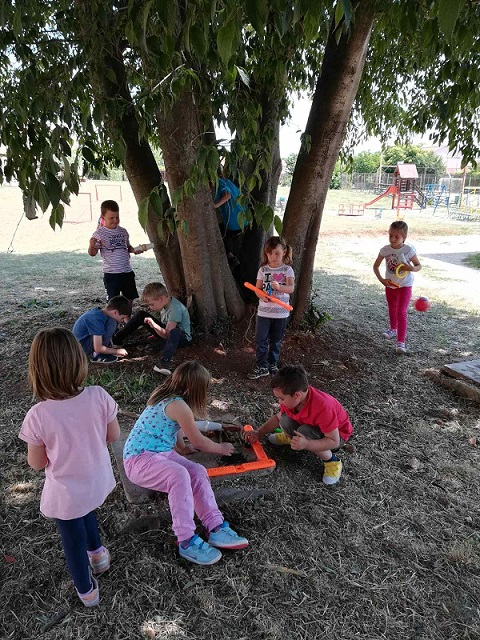 MARČANA: Vrtić na otvorenom - Djeca s odgajateljicama idu na more MARČANA: Vrtić na otvorenom - Djeca s odgajateljicama idu na more