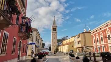 Novigrad - Foto Tanja Kocijančić veliki trg
