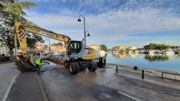 kanalizacija Otvoreno gradilište na Mandraču u Novigradu