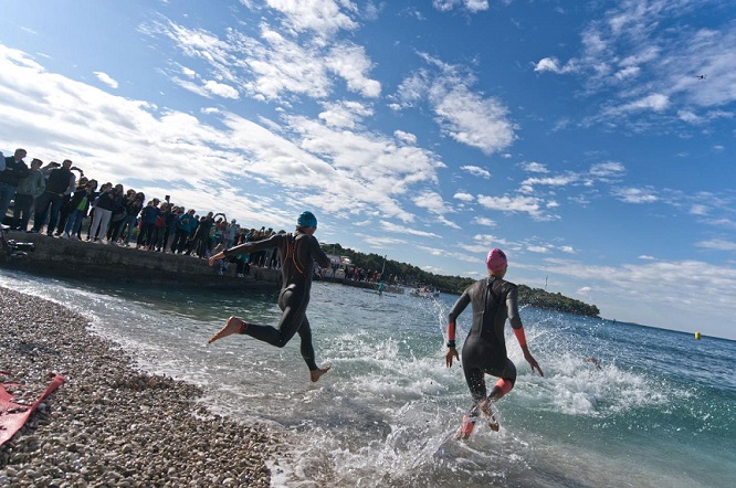 plava laguna triatlon 2021 plivanje