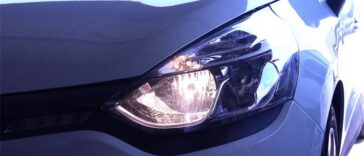 auto vozilo svjetla upaljena mup