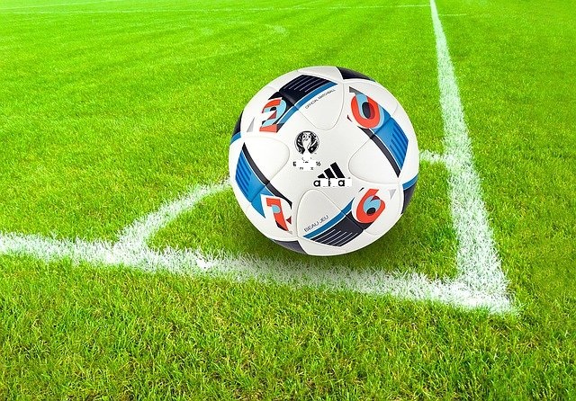 nogomet lopta stadion travnjak