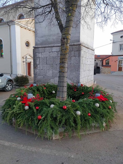 Adventski vijenac u Kašteliru