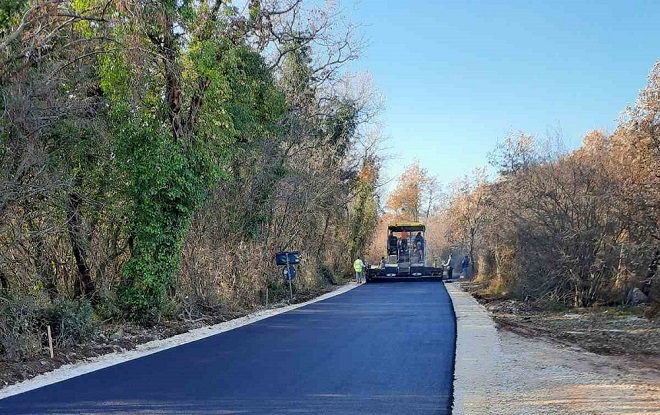 Foto Grad Poreč vežnaveri asfaltiranje