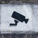 Foto Unsplash/Tobias Tullius - Ilustracija video kamera nadzor policija