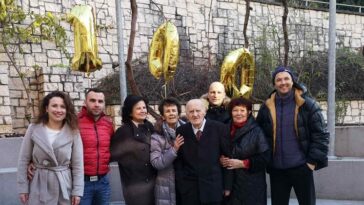 Viktor Stranić s kćerkama i unucima proslavio 100. rođendan