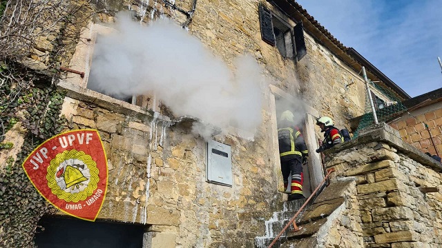 Požar kuće u Antoncima kod Oprtlja - Foto Vatrogasci Umag