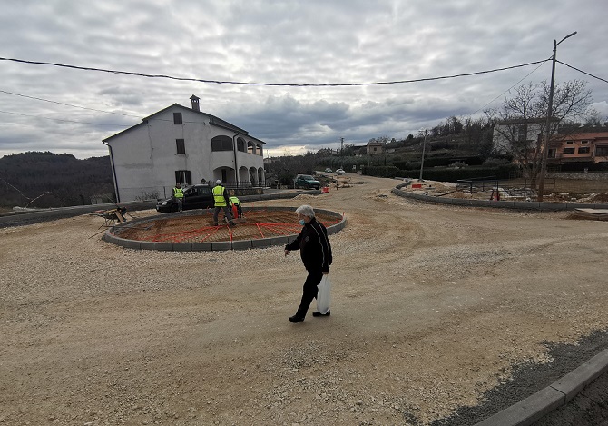 Gradi se kružni tok u centru Vižinade - Foto Tanja Kocijančić