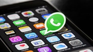 Foto HeikoAL za Pixabay - Ilustracija WhatsApp