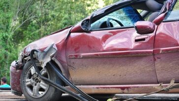 ilustracija sudar nesreća auto policija pixabay