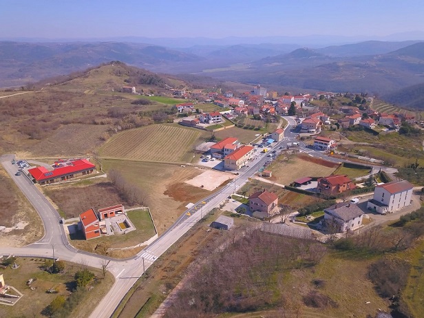 Foto Općina Vižinada novi kružni tok centar