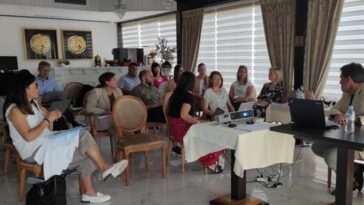 Foto Grad Novigrad konferencija furum tirana abanija projekti wonder