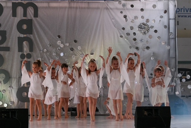 Plesomanija - Foto Studio za izvedbene umjetnosti MOT 08 Poreč