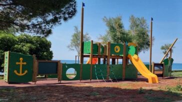 Foto Grad Novigrad 2022 dječji park