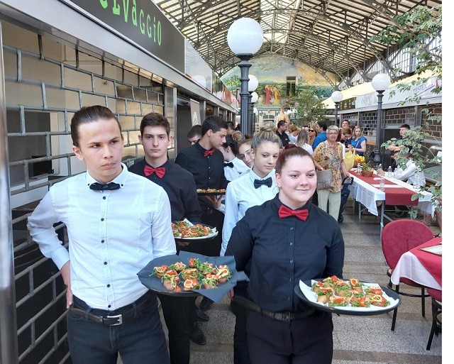 Kulinarske radionice HISTRIA - Foto HGK učenici škola za turizam hrana konobari