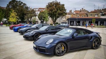 Foto Grad Poreč luksuzni automobili na rivi