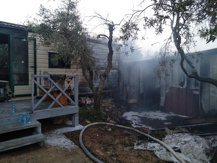 Foto Vatrogasci Poreč - Požar u karavan depou u Vabrigi