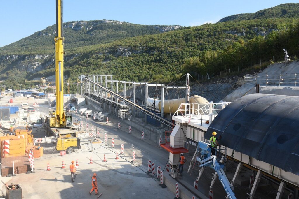 Premijer Plenković u obilasku gradilišta druge cijevi Tunela Učka - Foto Twitter Vlada RH