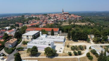 Foto Istarska županija - Talijanska škola u Bujama