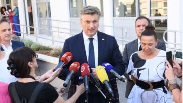 Foto Vlada RH Twitter - Premijer i IRena Hrstić