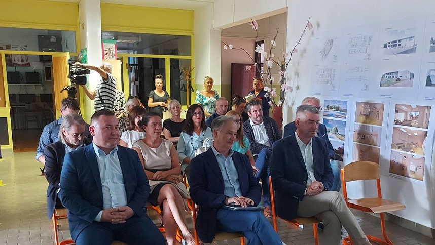 Novigrad - Potpisivanje sporazuma za gradnju nove talijanske škole 25.8.2022.