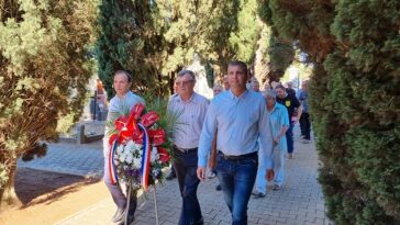 Foto Grad Poreč groblje polaganje vijenaca 2022 zoran rabar