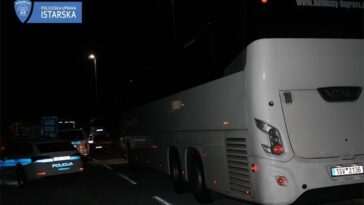 Foto Policijska uprava istarska - Kontrola autobusa na graničnim prijelazima