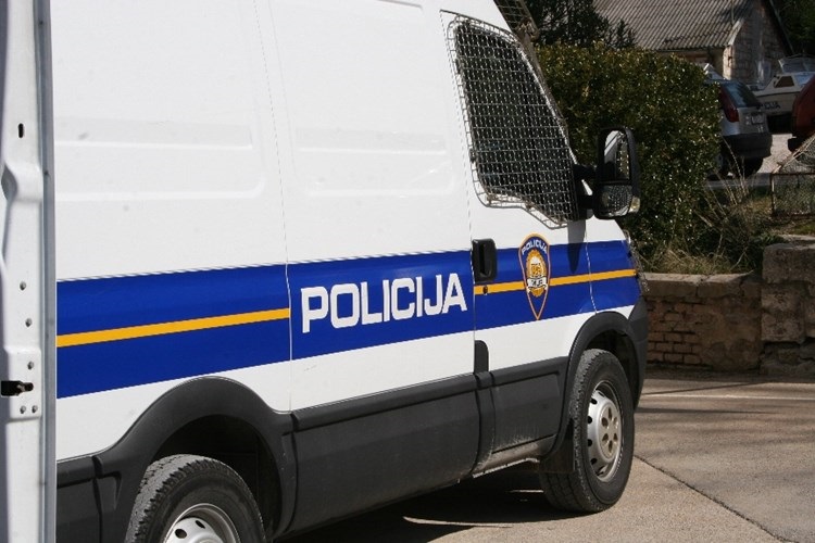 kombi mup policija marica