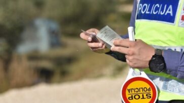 Foto MUP policija prometna palica stop