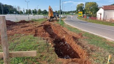 Foto Odvodnja Poreč - Gradi se kanalizacija u naselju Molindrio