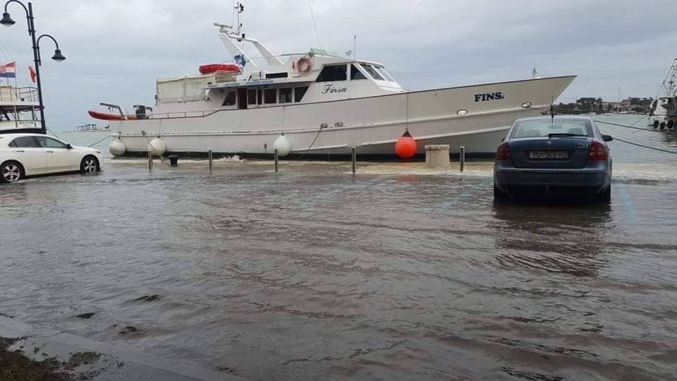 Poplavljena riva u Umagu - Foto Dolores Salamon 22-11-2022 nevrijeme