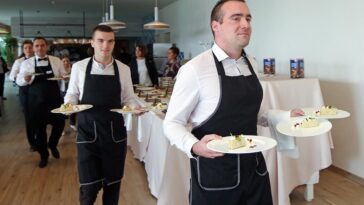 Ilustracija - Photo: Duško Jaramaz/PIXSELL turizam radnici