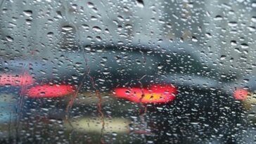 Foto Policijska uprava krapinsko-zagorske - Ilustracija mokra skliska cesta promet