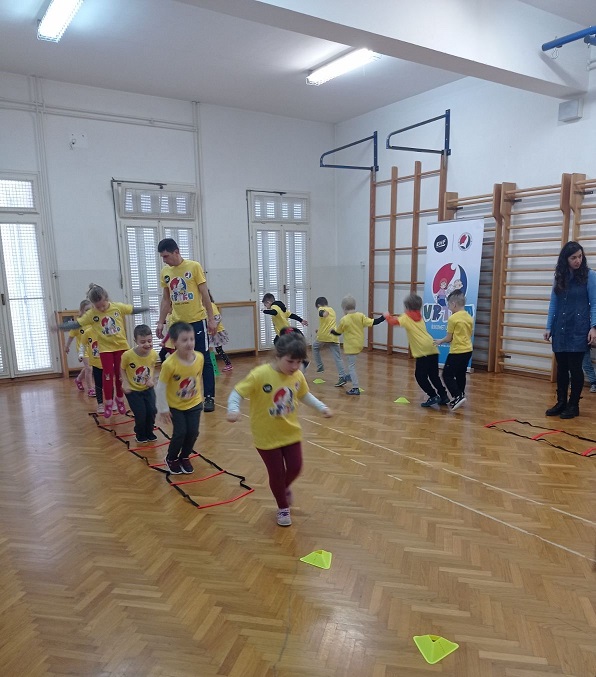 Foto Grad Poreč - Rukomet u vrtiću vježba sport djeca