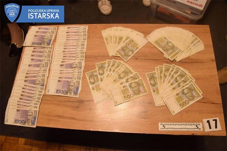 Foto Policijska uprava istarska - Zapljena veće količine droge