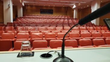 Foto di Spencer Garner da Pixabay konferencija presica javni nastup govor