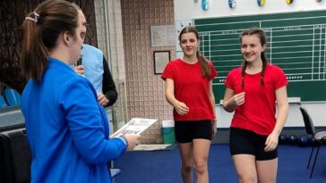 Foto Ženski kuglački klub Istra Poreč - Sestre Gašparini u sredini s medaljama