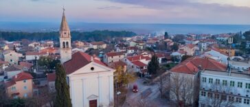 Foto Turistička zajednica Tar-Vabriga - Centar Tara sa župnom crkvom Sv. Martina