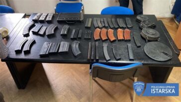 oružje pištolj puška policija