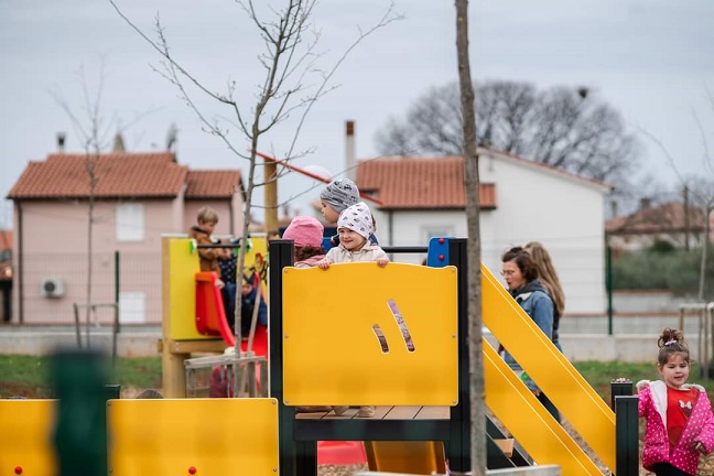 S otvorenja novog igrališta u vrtiću u Žbandaju - Foto Grad Poreč