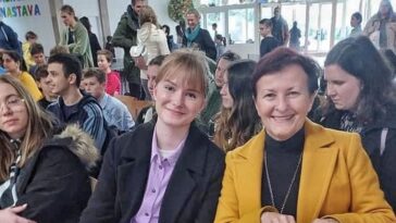 Foto Srednja škola Mate Balote Poreč lana persiko
