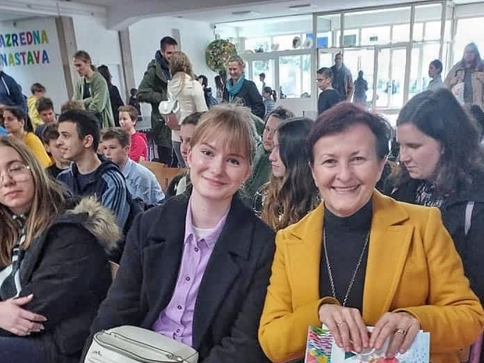 Foto Srednja škola Mate Balote Poreč lana persiko