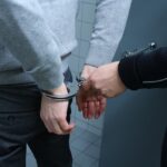 pixabay lisice uhićenje kriminal policija